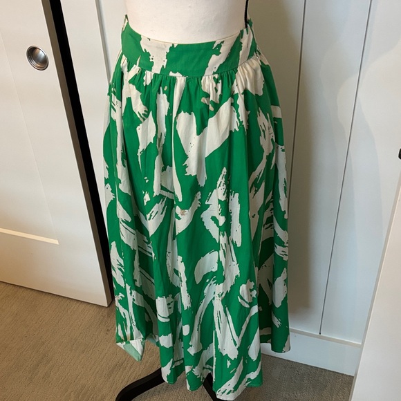 Green and White Abstract Print Women's Maxi Skirt - Picture 4 of 4